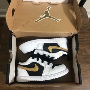 Nike Air Jordan 1 Low ALT White Black Metallic Gold Toddler Size 8C DR9747-172
